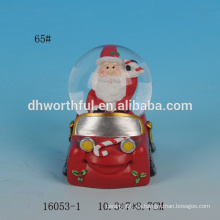 2016 nuevo globo de nieve de Navidad, resina decorativa globo de nieve de coche con estatuilla de santa